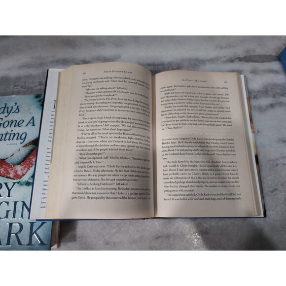 Mary Higgins Clark Novel Bundle: Daddy's Gone‎ A Hunting & No Place Like Home - Picture 6 of 9